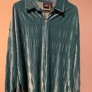 Daytrip Teal Crinkle Button Down Shirt